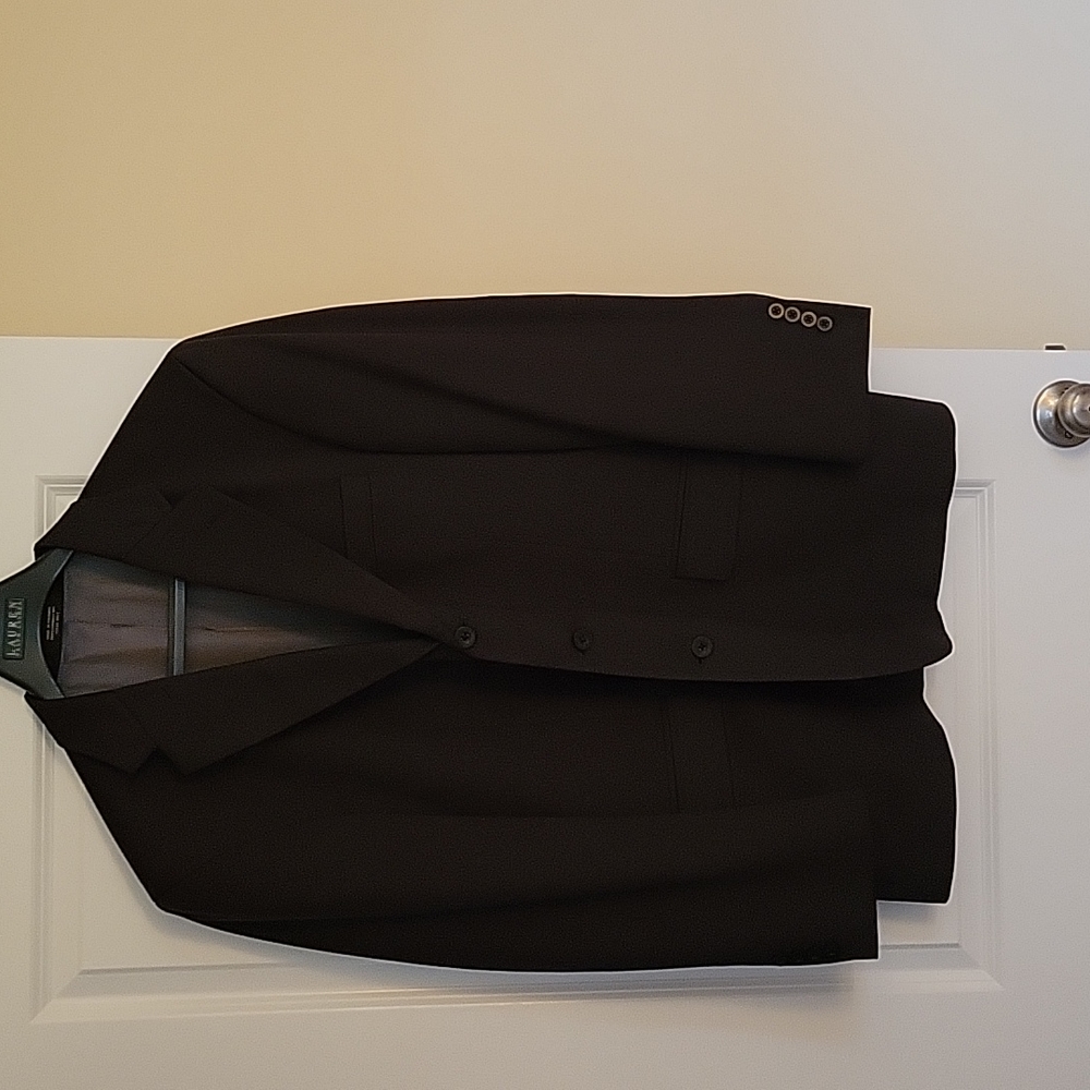 Alfani Men's 3 button Black suit jacket - Lrg. (L) 31.5", sleeve 25" Great Cond.